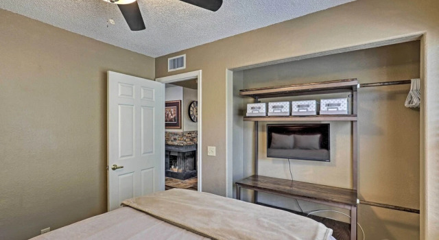 Апартаменты Tucson Desert Retreat w/ Pool + Hot Tub Access!