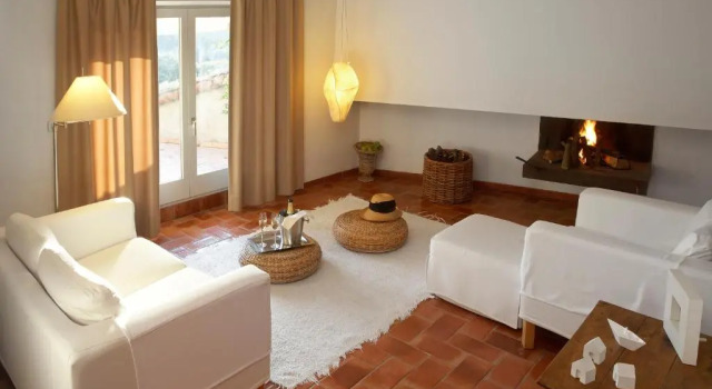 Полулюкс Hotel la Plaça Madremanya