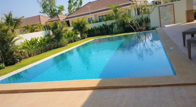 Вилла с 3 комнатами Villa de Veluwe @ Hua Hin
