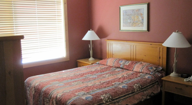 Cornerstone Lodge by StayIn, Buchen Sie Hotel Fernie British Columbia
