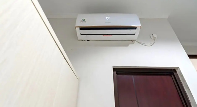 Putri Residence Karawang RedPartner, Book Hotel Karawang West Java