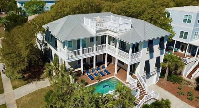 Коттедж с балконом 1 Palm Court