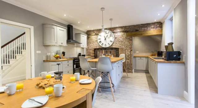 Коттедж Augustus House