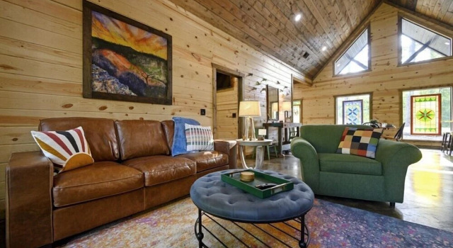 Always Sunny 2 Bedroom Cabin by Redawning, Book Feriehus Villaer i Hochatown, Villa