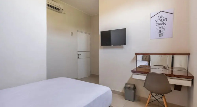 OYO Living 1877 Side Corner