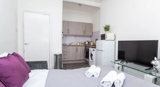Апартаменты One Bedroom Apartment by Klass Living Serviced Accommodation Rutherglen - Crossroads Apartment With WiFi and Parking