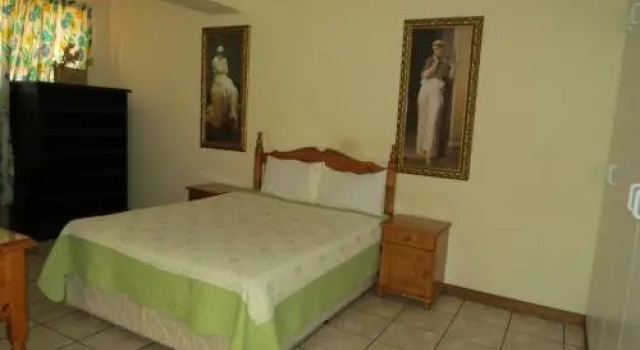 Lajava Guest Lodge, Buchen Sie Pension Krugersdorp West Rand