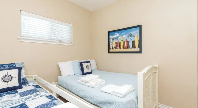 Comfy 2 bedroom | Pets & Shared Pool