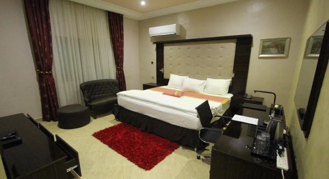 Eterno Hotels Limited, Rezerwuj Hotel Benin Ikpoba-Okha