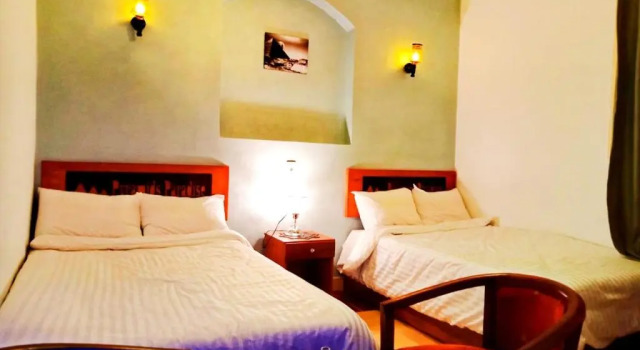 Pyramids paradise hotel