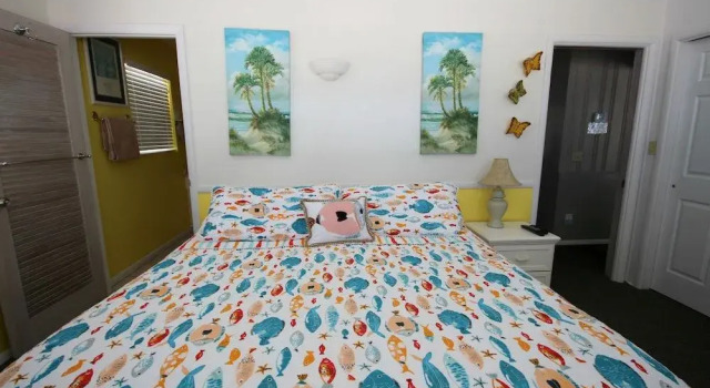 50 Ave E 2 Bedrooms 2 Bathrooms Home, Забронировать Дом для отпуска Отели в центре Форт-Майерс-Бич, в центре