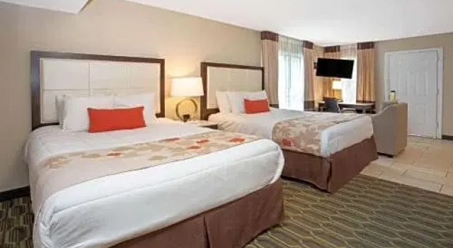 Четырёхместный люкс Hawthorn Suites by Wyndham Indianapolis North