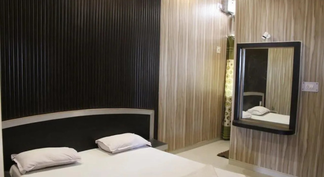 Hotel Gokul inn