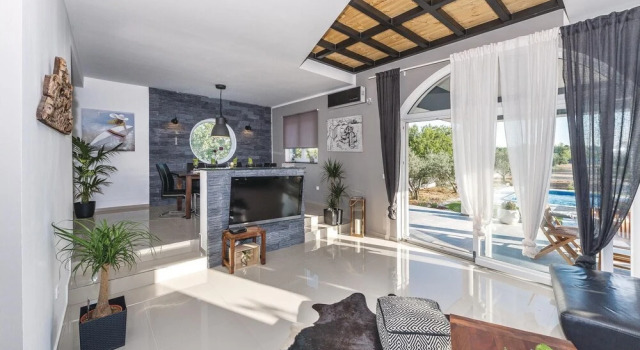 Stunning Home in Skradin-dubavice With Wifi and 4 Bedrooms, Забронировать Отель Дубравице Шибенско-Книнская жупания
