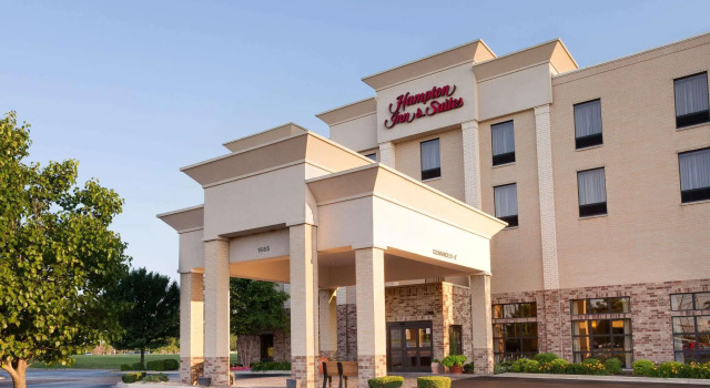 Hampton Inn & Suites Addison