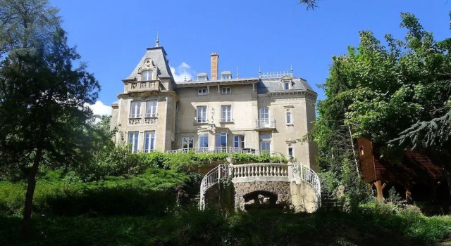 Le Manoir, Rezerwuj Hotel Hotele w Rhône z parkingiem, Parking