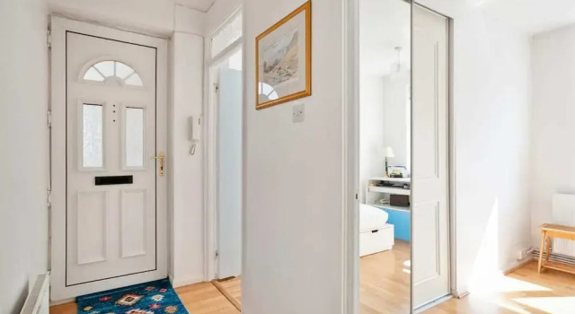 Spacious 3 Bed Flat W/communal Garden in Euston, Забронировать Дом для отпуска Коттеджи Лондона, рядом с The Place, Коттедж