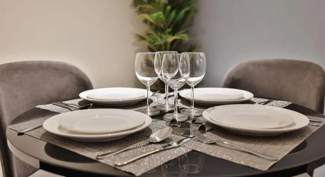 Апартаменты Luxe 1Bed Apt - Balcony & View