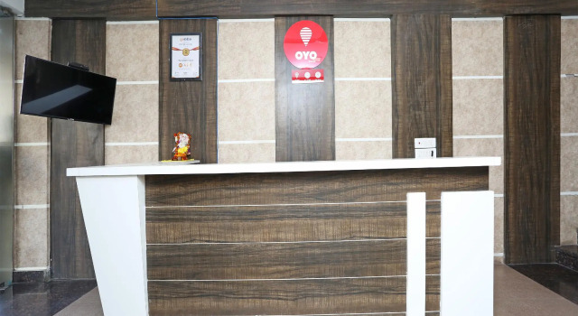 OYO Flagship 8173 Hotel Singh Palace