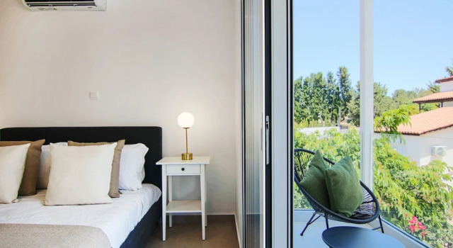 Phaedrus Living Seaside Luxury Limnaria 172