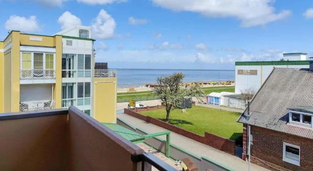 Große Ferienwohnung 8 im Haus Seeluft mit drei Balkonen und Meerblick