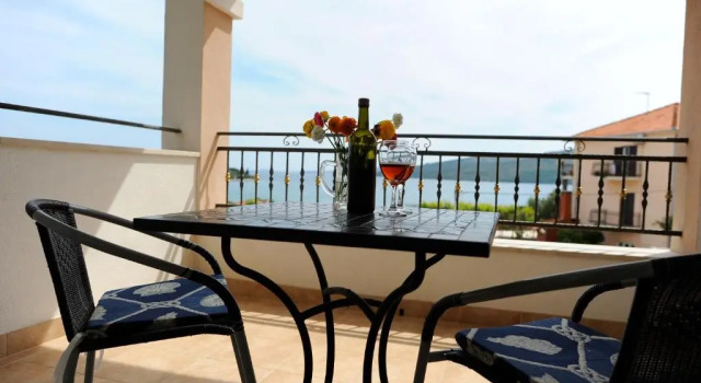 Двухместный номер Standard с балконом и с видом на море Apartments&Rooms Jelavić