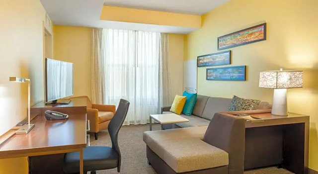 Шестиместный люкс с 2 комнатами Residence Inn by Marriott Orlando Downtown