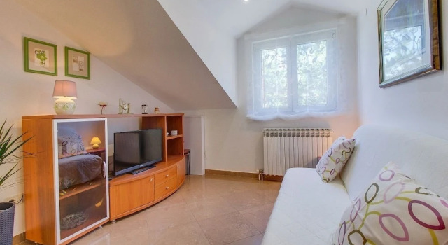 Emma - Apartment Emma 1, Забронировать Апартаменты/квартира Мали-Лошинь Лошинь, рядом с Пляж Венерица
