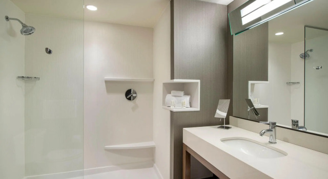 Двухместный номер Standard Courtyard by Marriott Calgary South