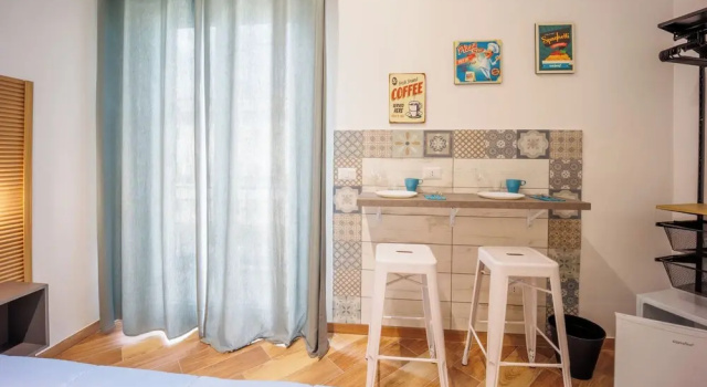 Deluxe Doppel Zimmer mit Balkon und mit Stadtblick Tony Suites