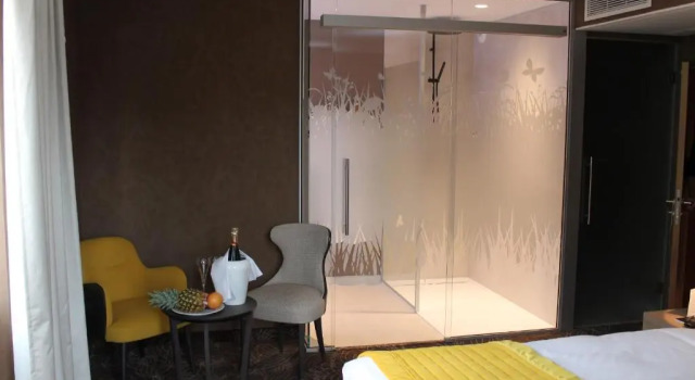 Standard Doppel Zimmer Hotel La Couronne