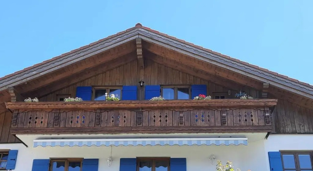 Ferienwohnung in Lechbruck am See im schönen Allgäu, nahe Füssen nur 300 m vom See, Varaa Hotelli Hotellit Baijeri pysäköinnillä, Pysäköinti
