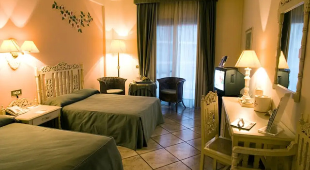 Трёхместный номер Superior Resort Marina di Castello Golf & SPA