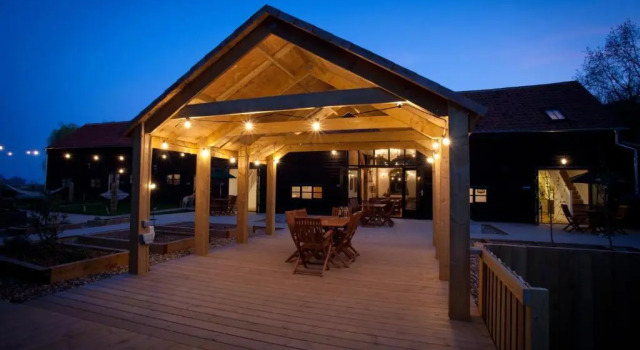 Creeksea Place Barns