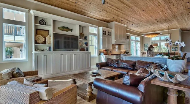 Stranded on a Sandbar 8 Bedroom Holiday Home by Five Star Properties, Varaa Lomakoti Miramar Beach Emerald Coast