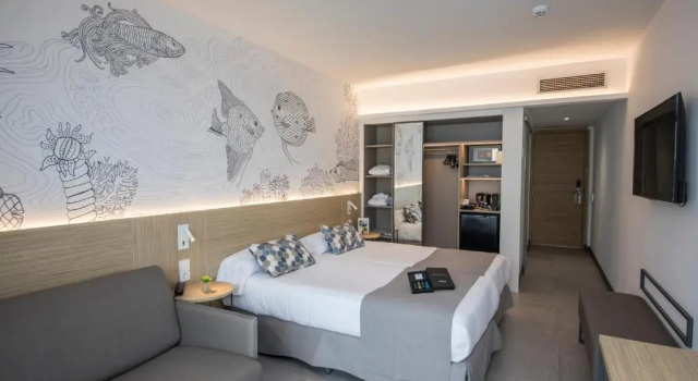 Трёхместный номер Premier Hotel Cap Negret