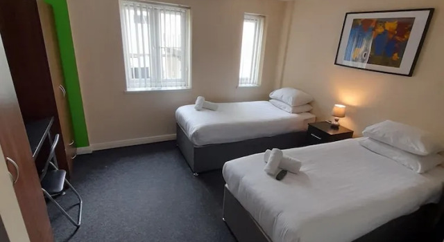 Трёхместный номер Standard с 2 комнатами Lymedale Suites Studios & Aparthotel in NEWCASTLE UNDER LYME & STOKE