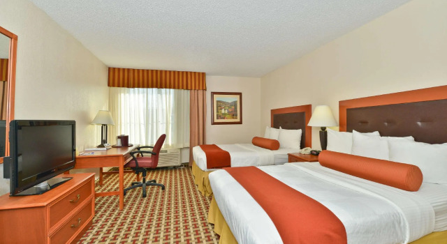 Четырёхместный номер Standard Best Western Marion Hotel