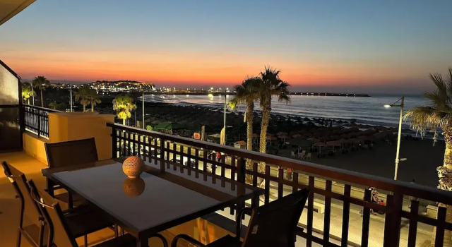 Апартаменты Beachfront Paradise
