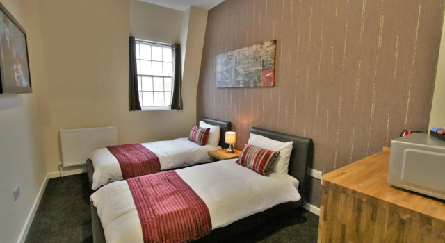 Central Hotel Gloucester by RoomsBooked, Забронировать Отель Отели Англии 3 звезды, 3*