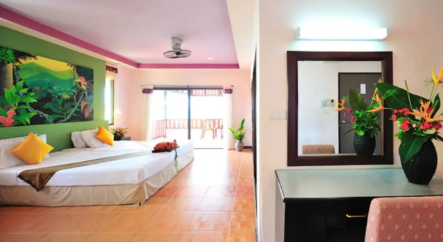 Люкс с балконом и с видом на море Koh Ngai Cliff Beach Resort