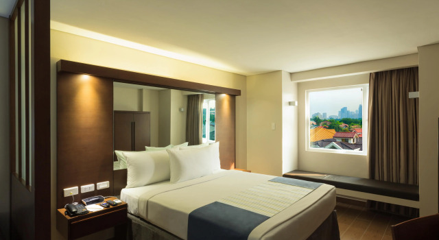 Люкс Microtel by Wyndham - Acropolis