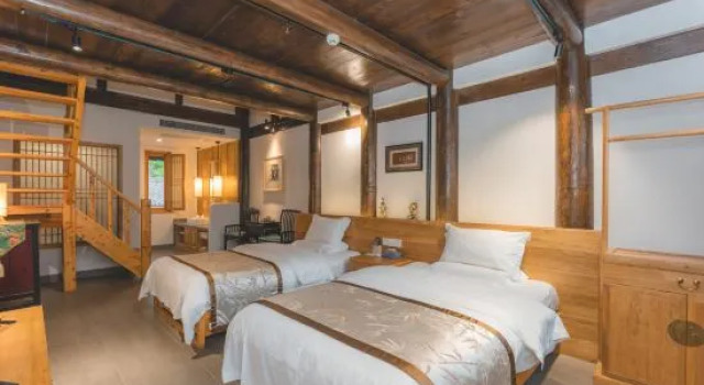 Двухместный люкс Дуплекс Qujia Courtyard Guesthouse