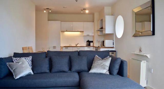 2 Bedroom Flat By The Canal, Забронировать Апартаменты/квартира Отели Дублина с парковкой, рядом с Стадион для собачьих бегов Шелбурн-парк, Парковка