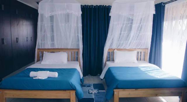 Трёхместный семейный номер Standard с балконом Mission Guest House