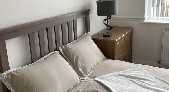 Beautiful 5-bed House in Walsall, Varaa Hotelli Walsall West Midlands
