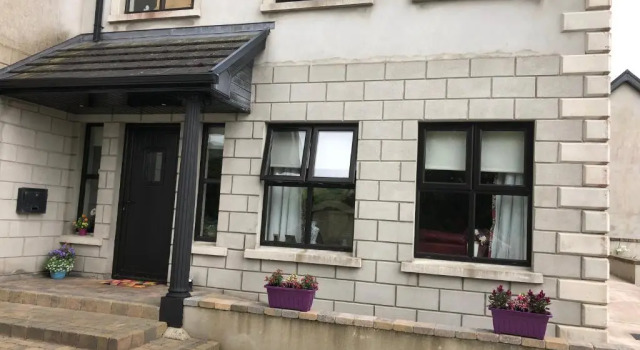 Red Row House, Book Hotel Burt 