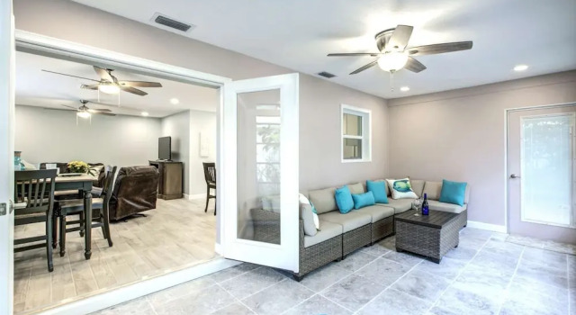 Moonmist Gorgeously Renovated Courtyard, Забронировать Дом для отпуска Сиеста-Ки Sarasota Area