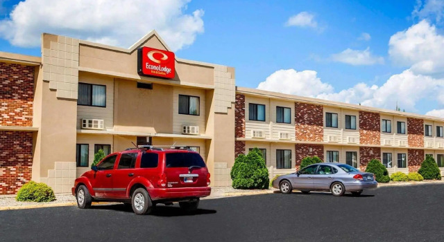 Четырёхместный номер Standard Baymont Inn & Suites by Wyndham Newton IA