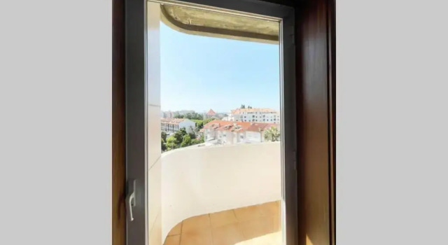 Yellow House Aveiro Free Netflix and garage